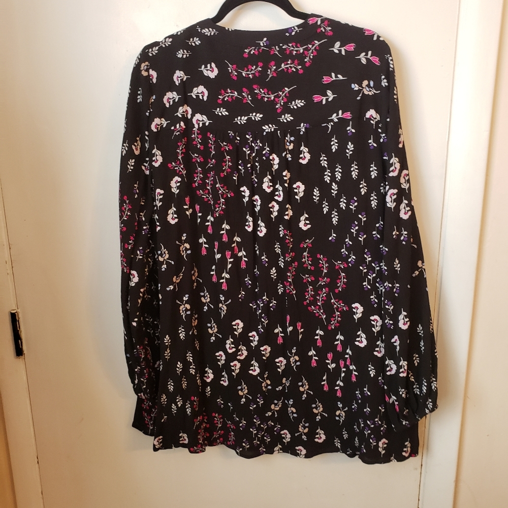 Lane Bryant Spring blouse - Picture 2 of 3